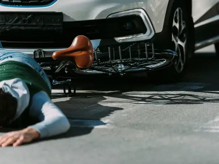 Glendale pedestrian wrongful death lawyer reviewing crash evidence near State Farm Stadium crosswalk